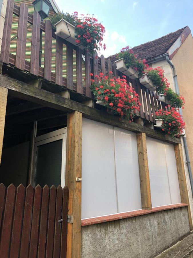 Joli De 60m2 Avec Balcon A La Campagne *